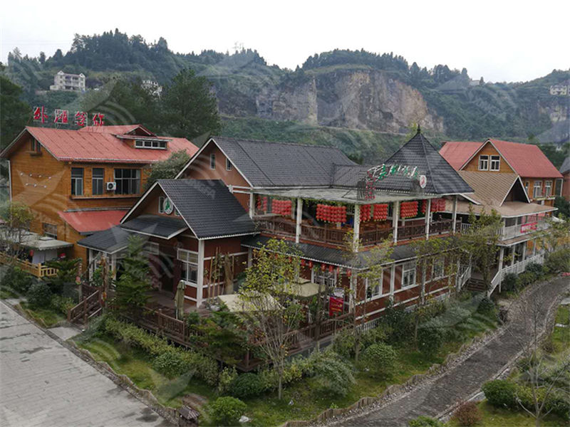 選擇珠海合成樹脂瓦，為南方屋頂雨季防水護航